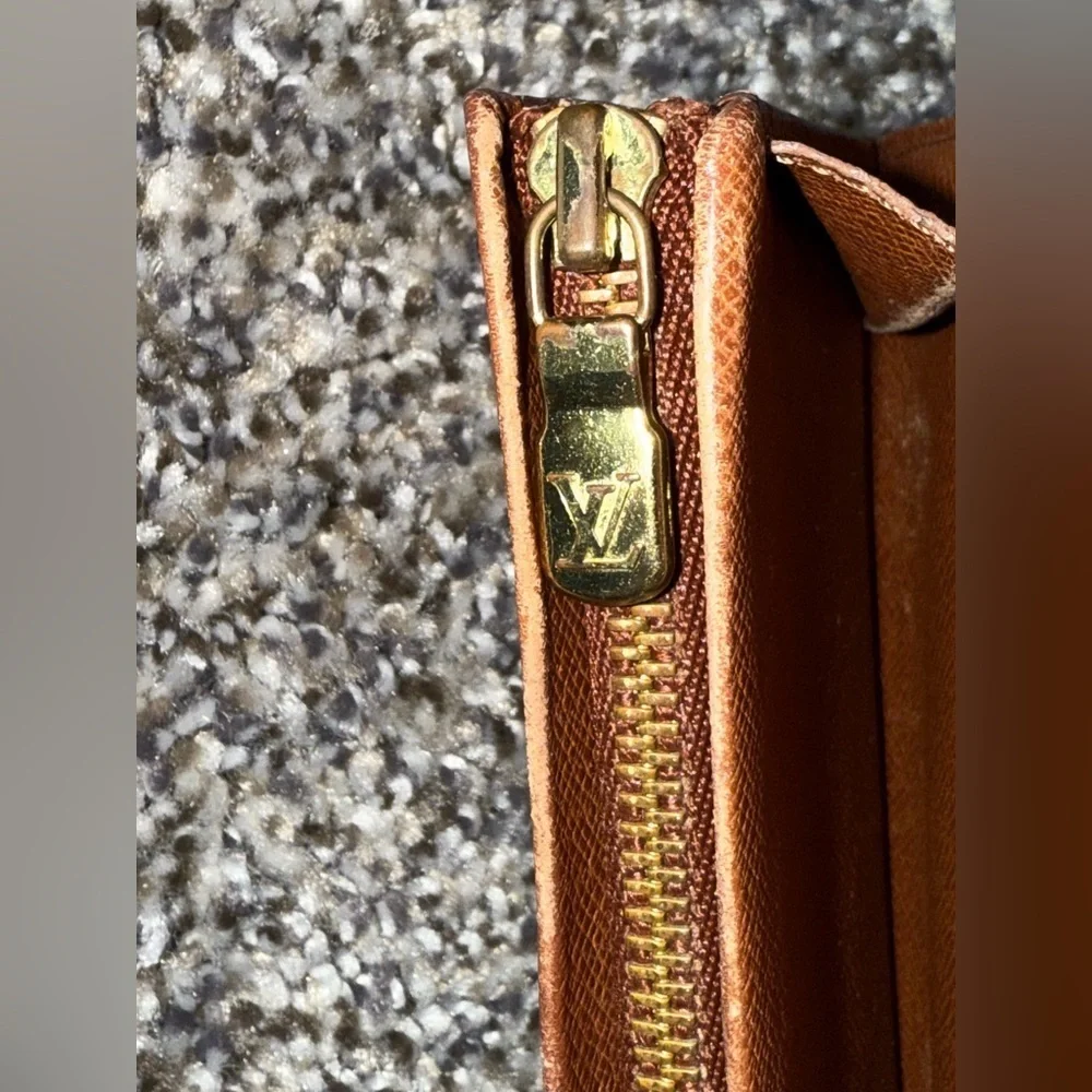 Louis Vuitton fold monogram wallet and luggage tag bundle - Picture 11 of 12